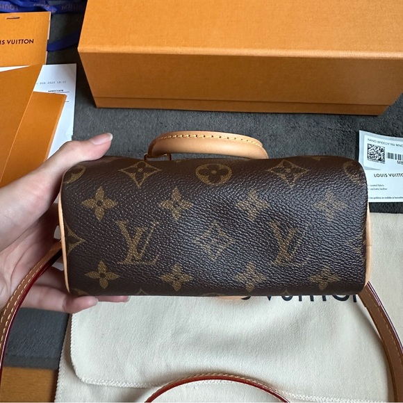 NEW Louis Vuitton LV NANO SPEEDY Monogram 2023 with Removable Adjustable Strap - Picture 5 of 11